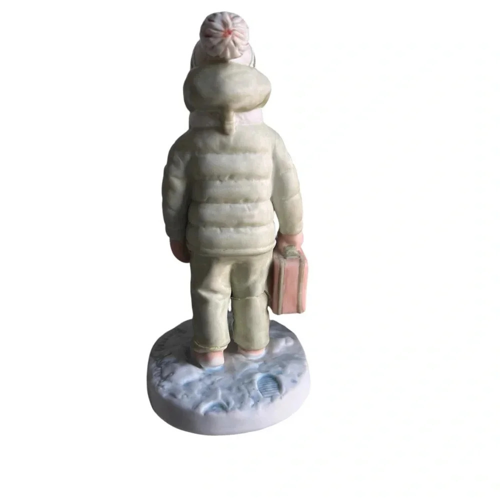 Frances Hook "All Bundled Up" signed by Barbara Hook Figurine dated 1982 - Picture 9 of 14